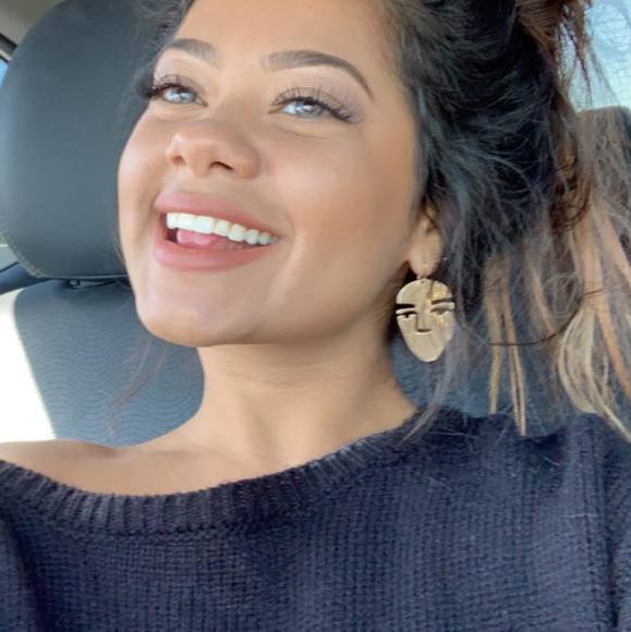 Meet your Posher, Candacy - Picture 1 of 1